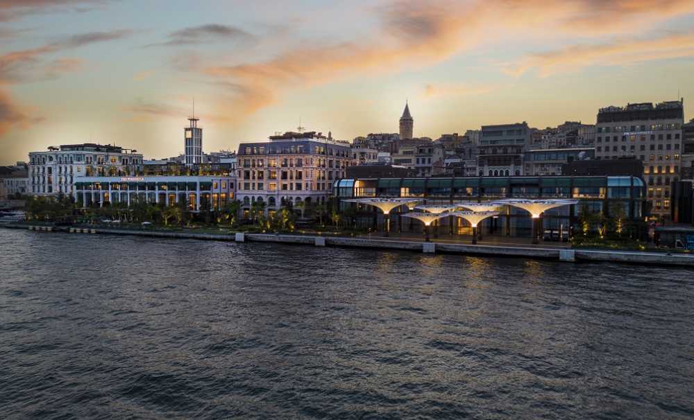 The Peninsula Istanbul, “No. 1 Europe City Hotel” (Avrupa’nın En İyi Şehir Oteli) olarak seçildi.