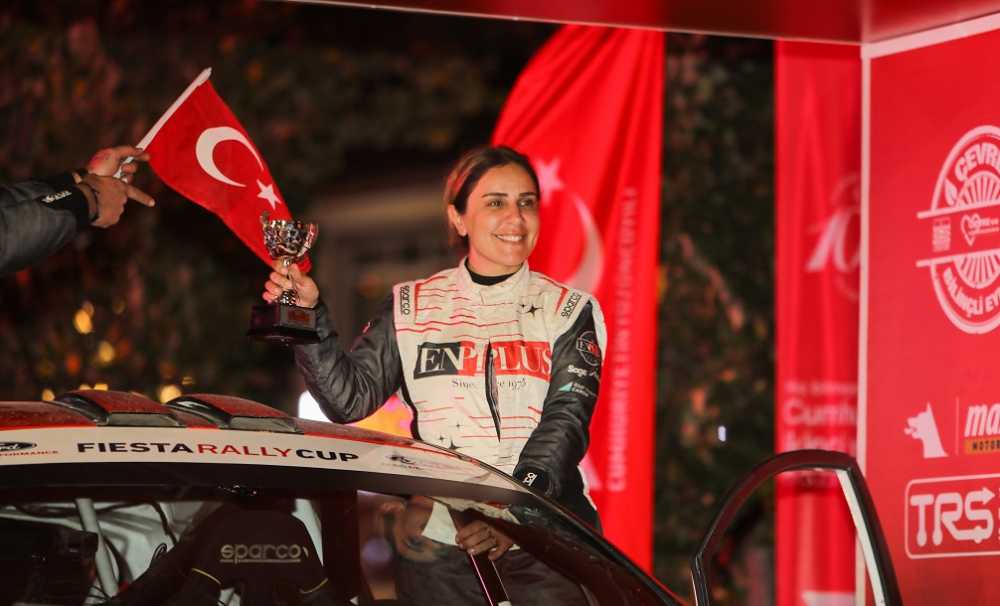 Nazan Zorlu,Rally San Martını Castrozza yarışında kadınlar kupasını kazanan  ilk Türk kadın pilotu oldu.